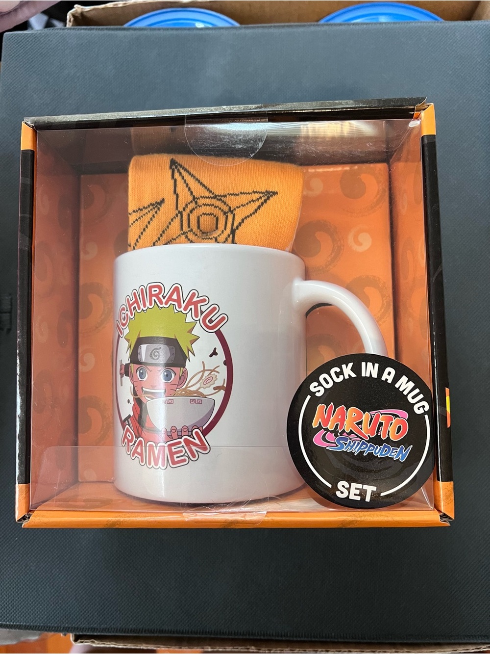 Naruto Shippuden Mug, Socks & Sticker Set - Black & Orange
